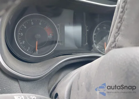 2019 Jeep Cherokee Latitude Plus 4X4 z USA, uszkodzony, nr VIN 1C4PJMLX8KD107272